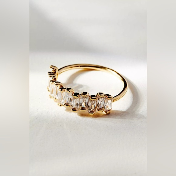Anthropologie Jewelry - NWT Stacked Crystal Ring
